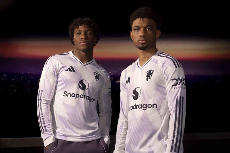 jersey baru man united