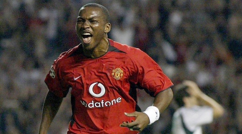 Eric Djemba-Djemba Dukung Penuh Upaya Manchester United Rekrut Carlos Baleba