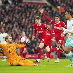 Aksi penyelamatan Caoimhin Kelleher di laga Liverpool vs Southampton