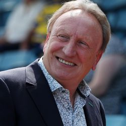 Neil Warnock Siap Latih Manchester United Gratis, Sindir Ruben Amorim yang Terpuruk