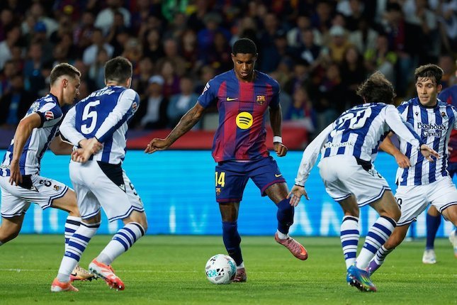 Marcus Rashford dikepung pemain Real Sociedad