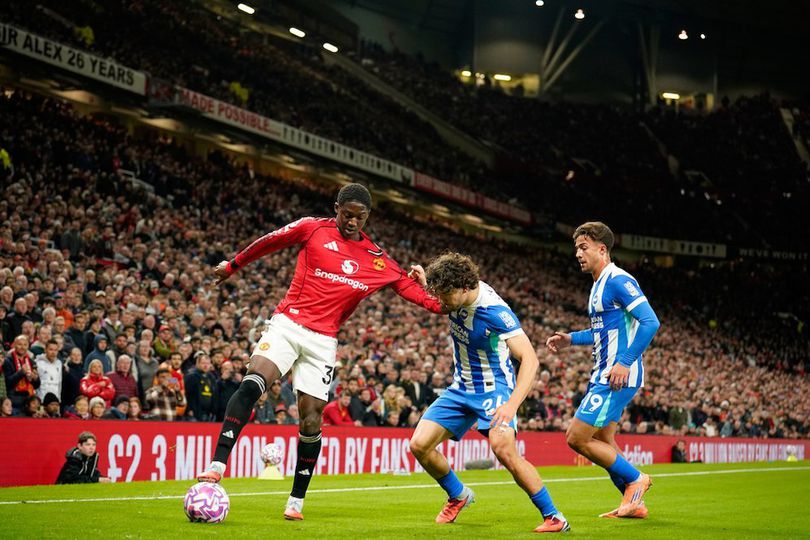 Gelandang Manchester United Kobbie Mainoo