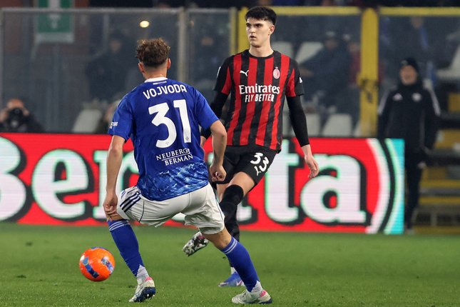 Duel Mergim Vojvoda dan Davide Bartesaghi