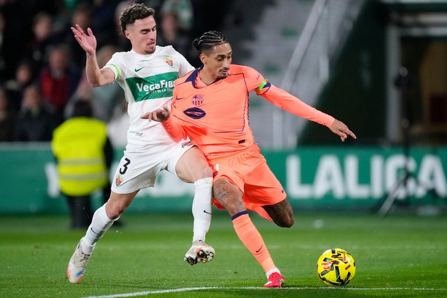 pemain Elche Adria Pedrosa